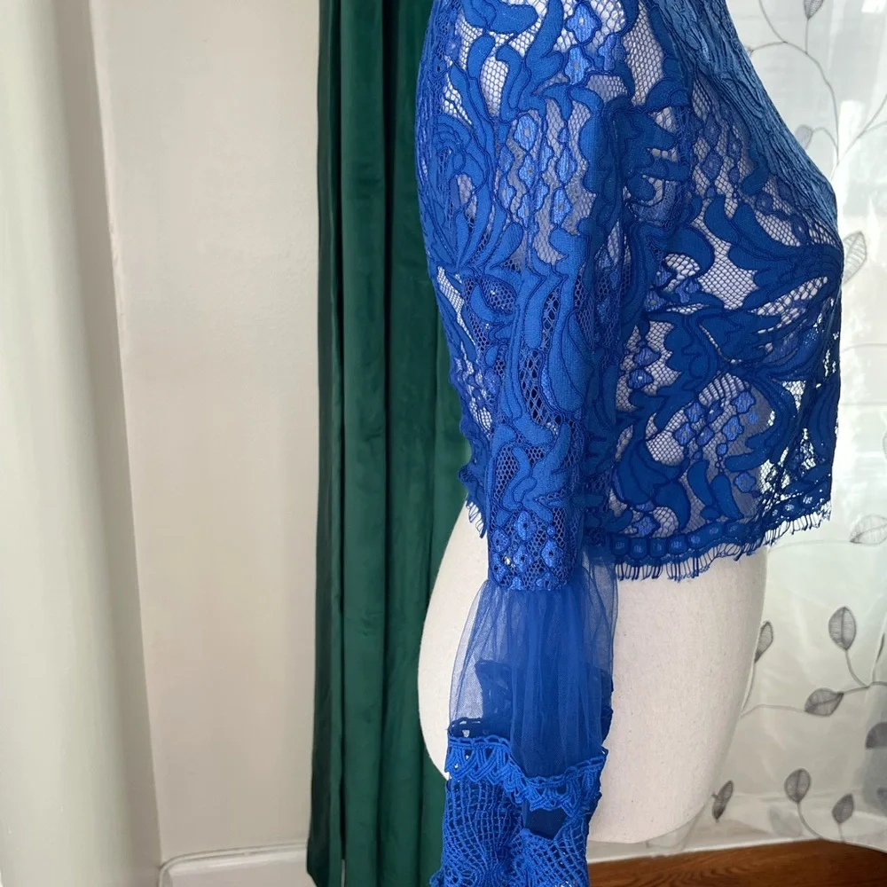 Elegant Blue Lace Women's Top - Picture 4 of 6